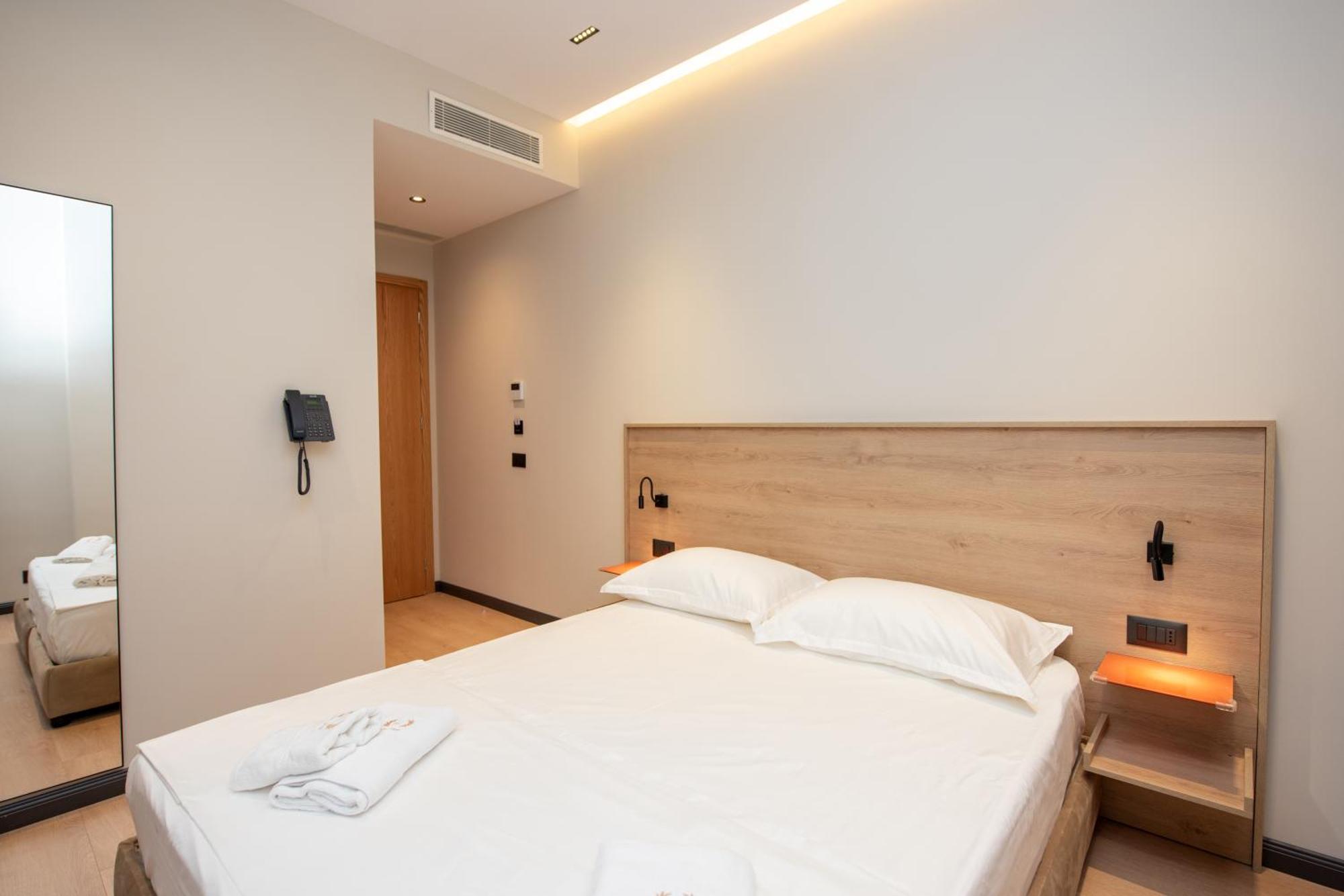 Calma Boutique Hotel Vlorë 外观 照片